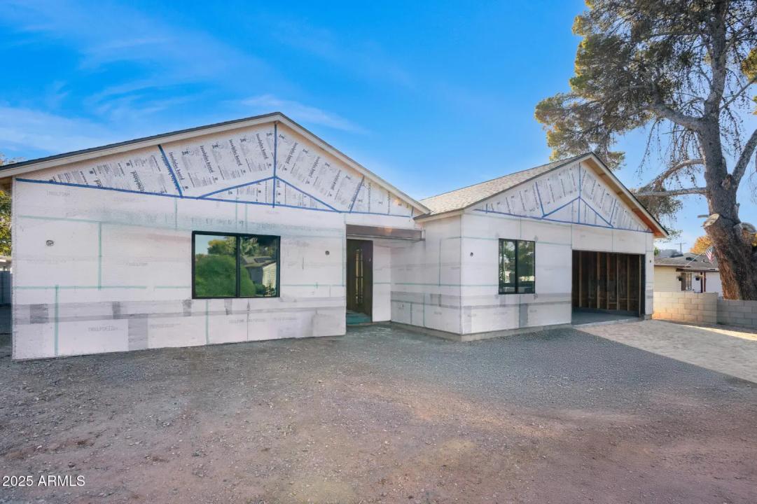 4307 E AVALON Drive Phoenix AZ 85018