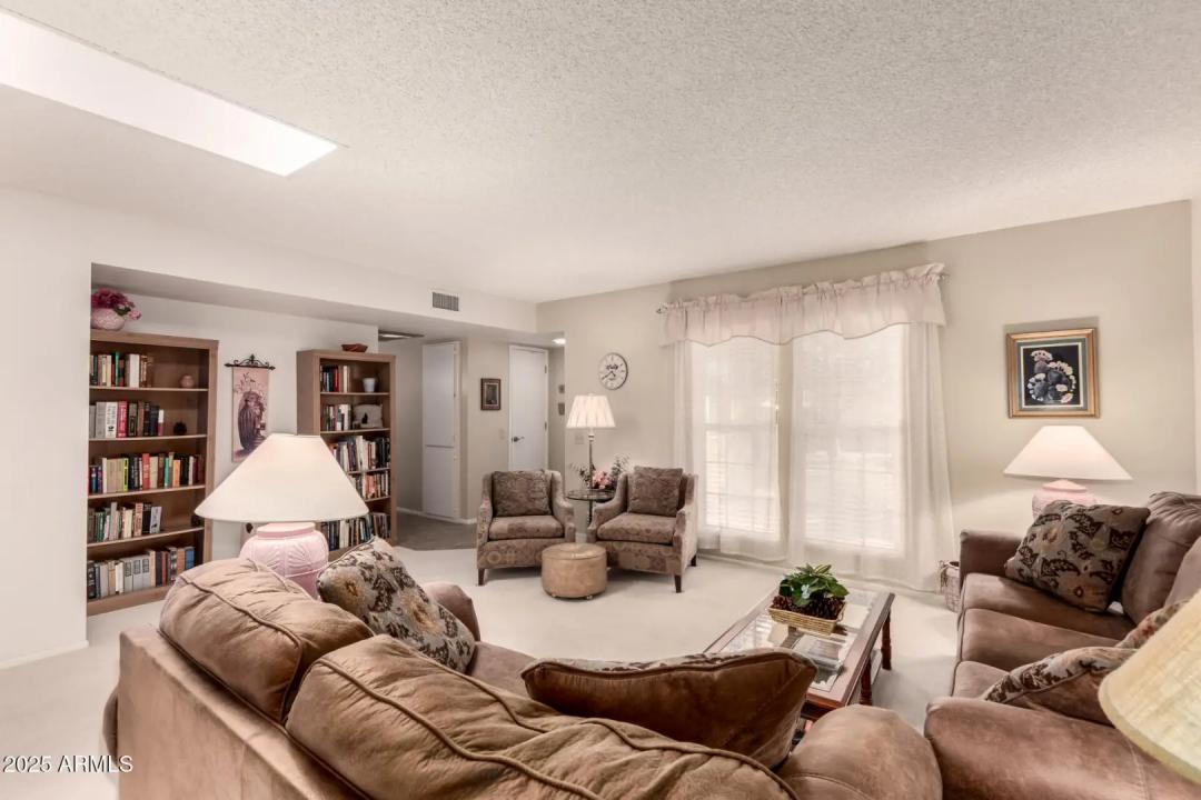 Real Estate Picture 7