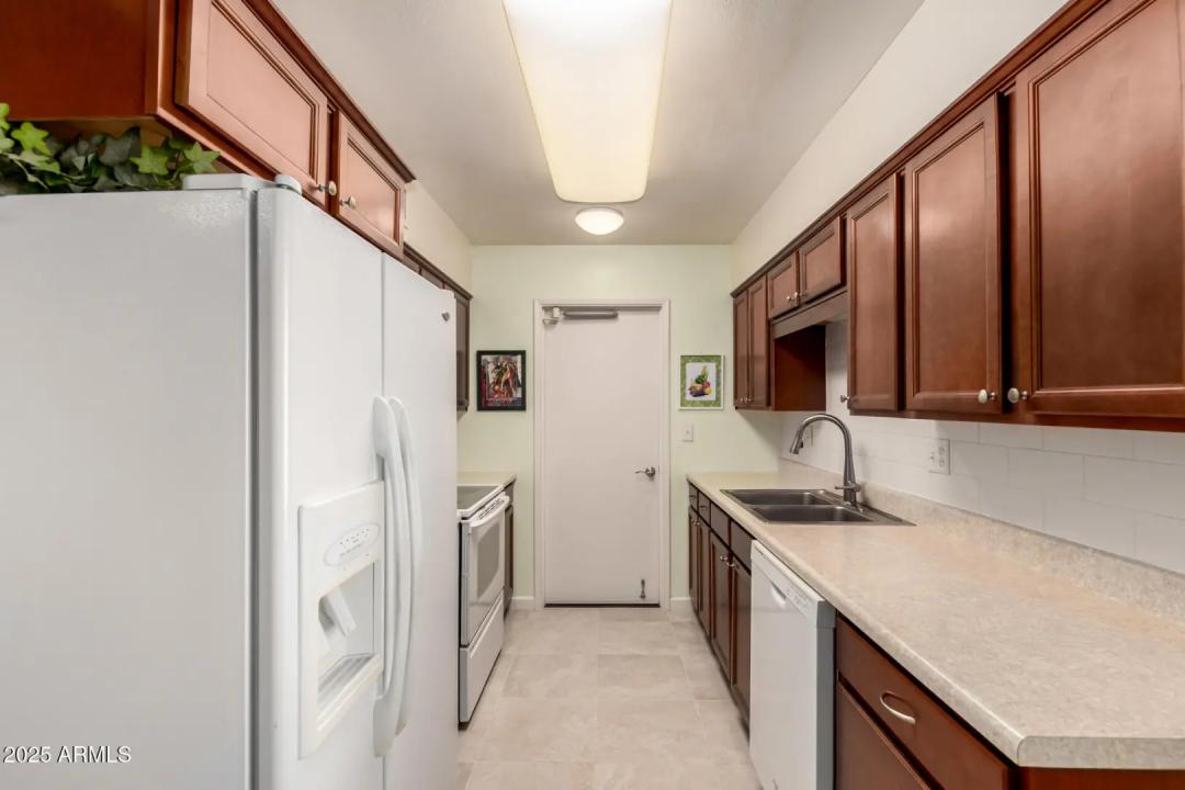 Real Estate Picture 10