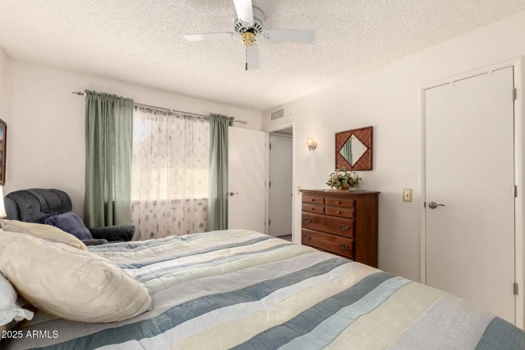 Real Estate Picture 22