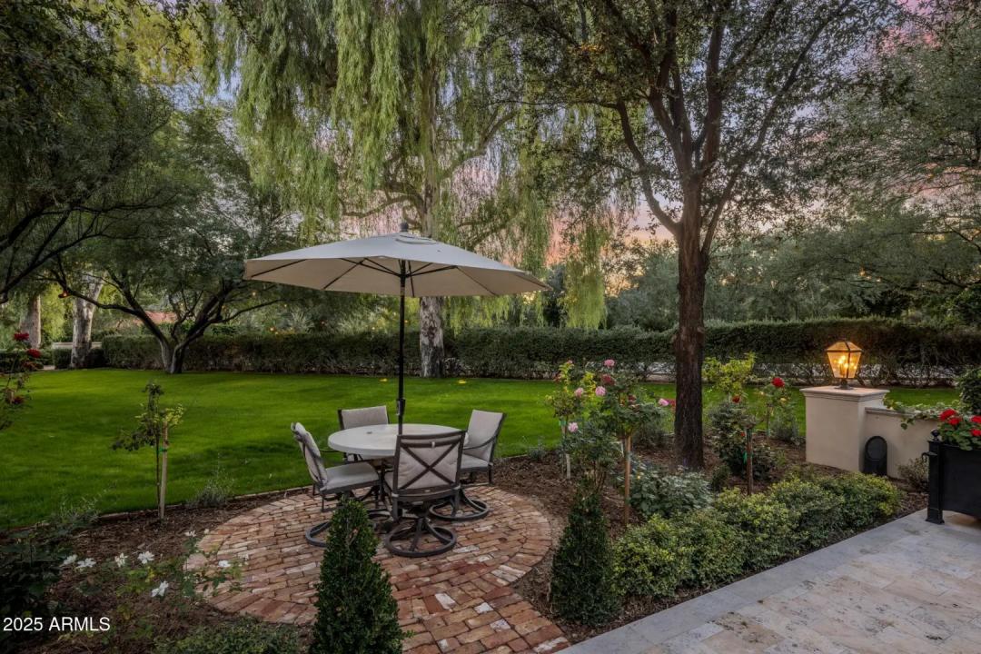 Real Estate Picture 9