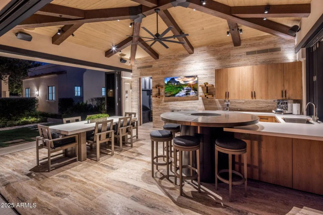 Real Estate Picture 17