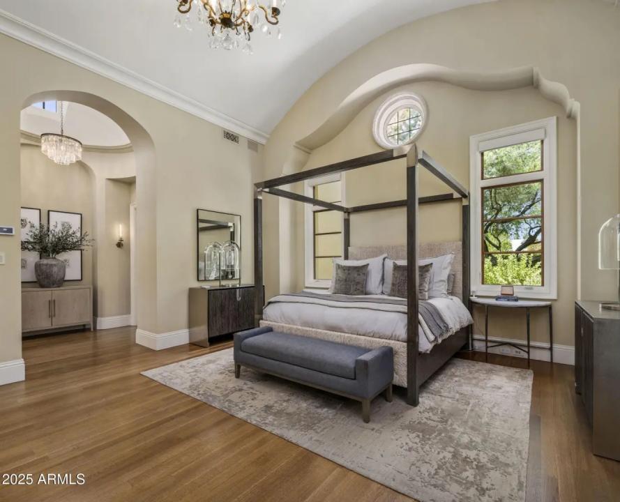 Real Estate Picture 18