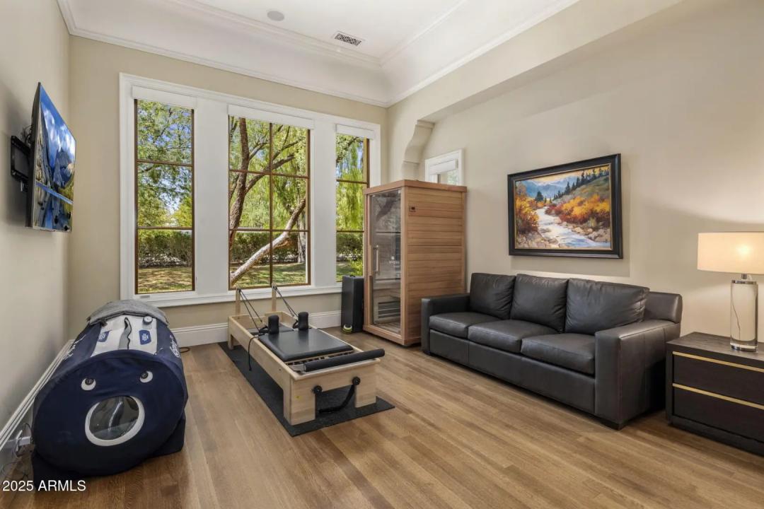 Real Estate Picture 23