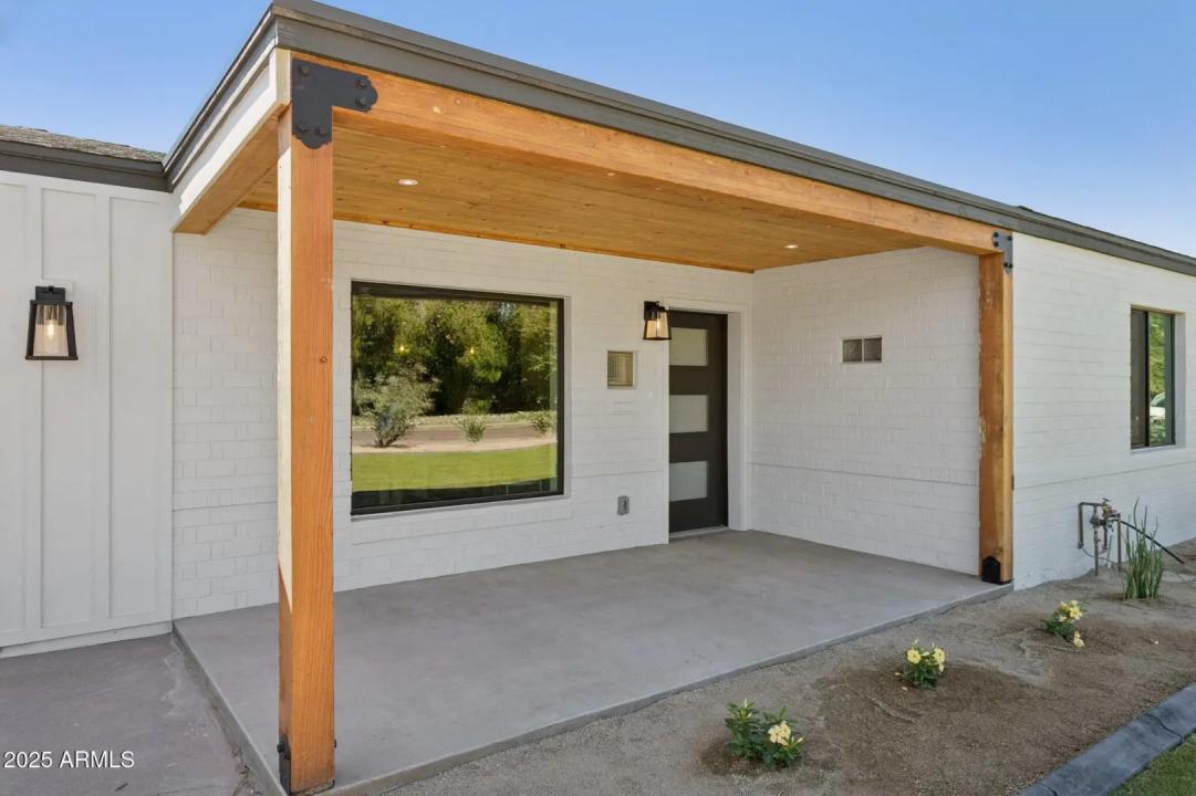 Real Estate Picture 3