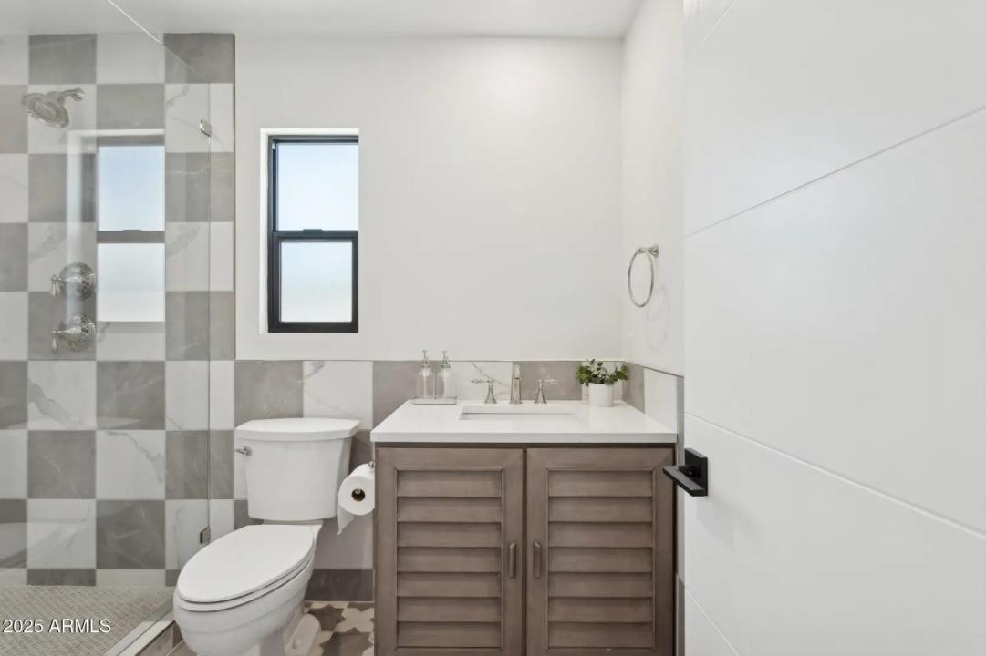 Real Estate Picture 15