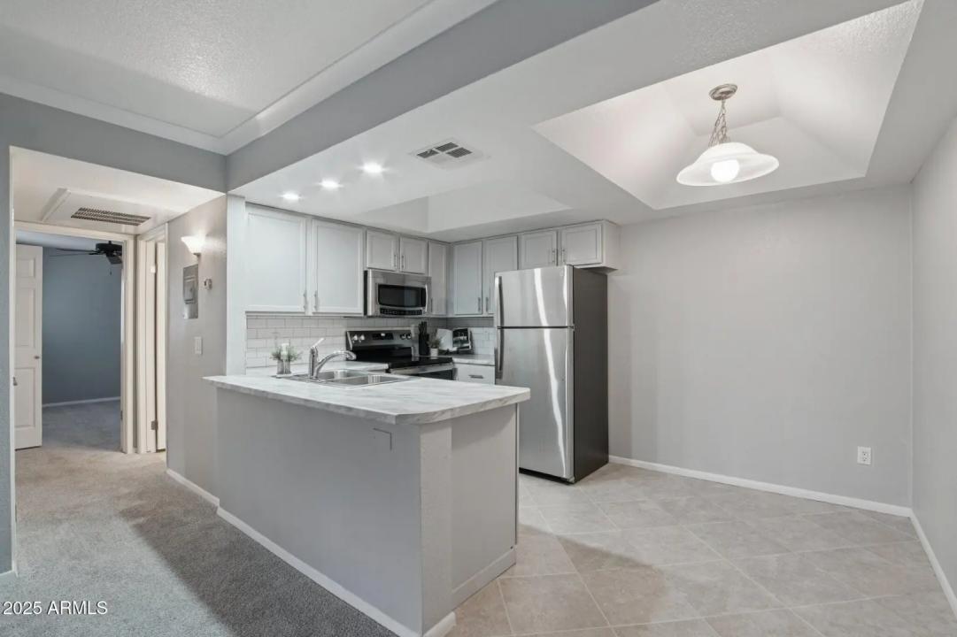 Real Estate Picture 7