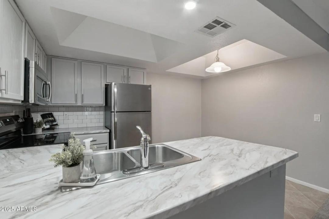 Real Estate Picture 5