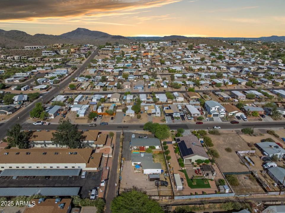 Real Estate Picture 3