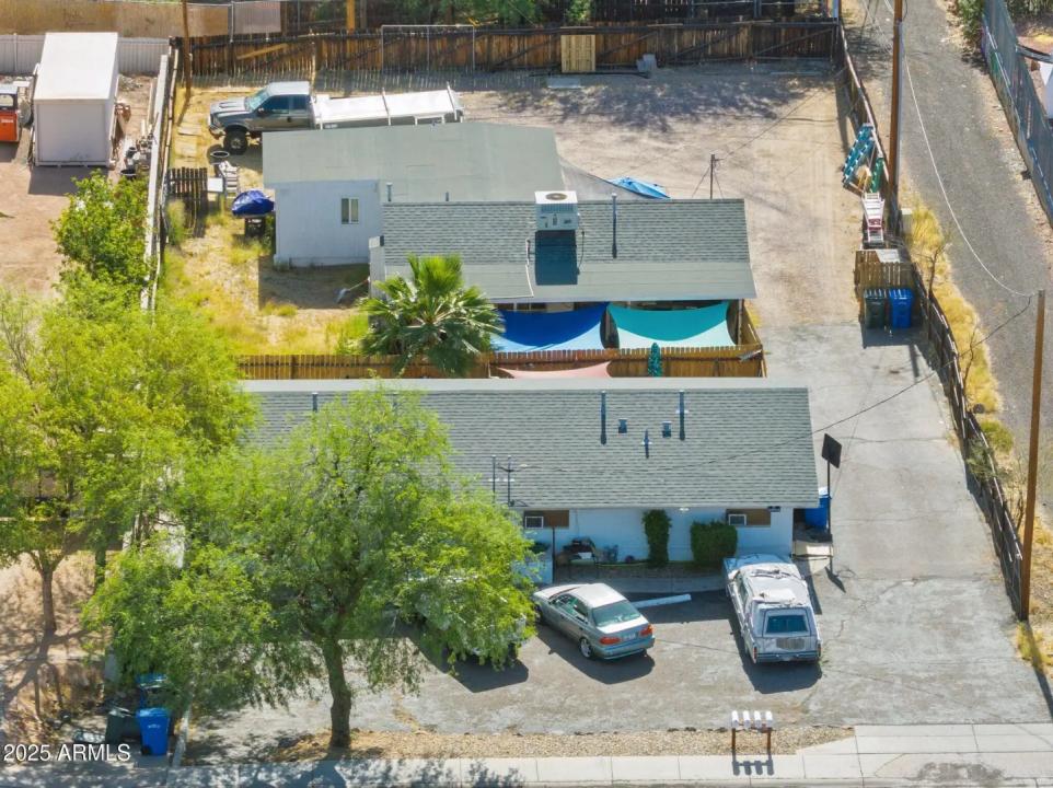 Real Estate Picture 4