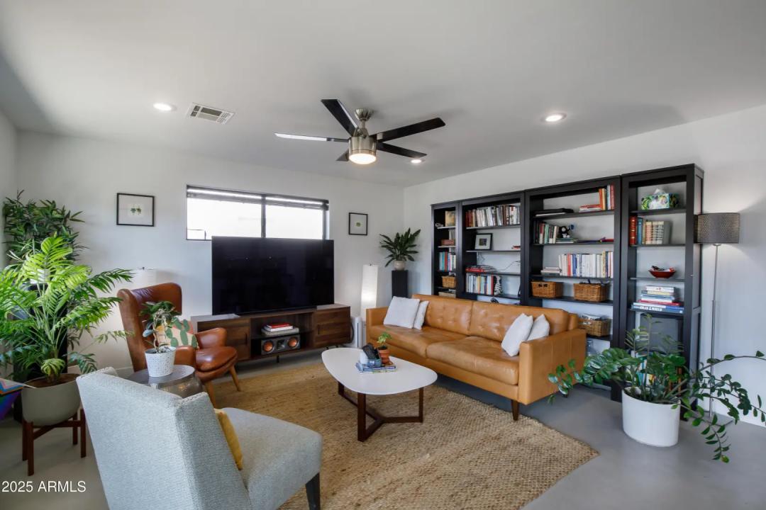 Real Estate Picture 2