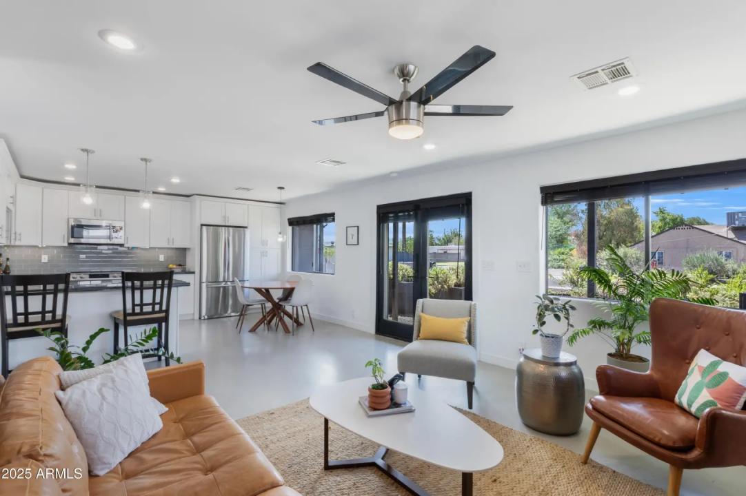 Real Estate Picture 5