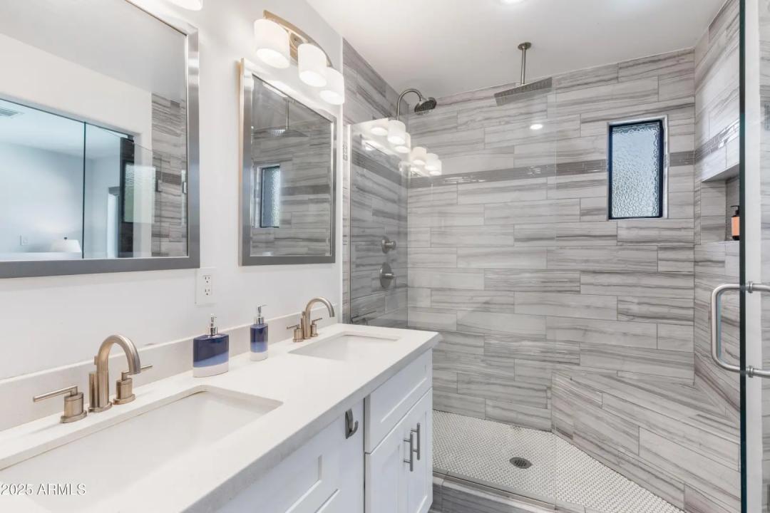 Real Estate Picture 16