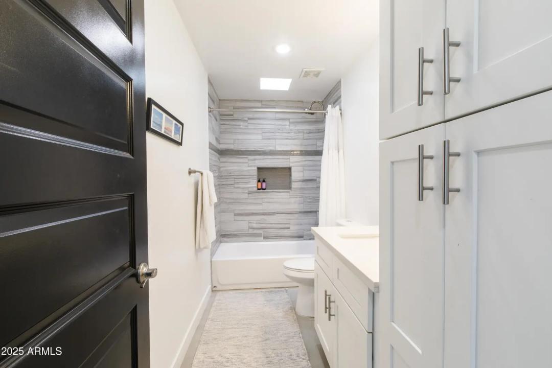 Real Estate Picture 22