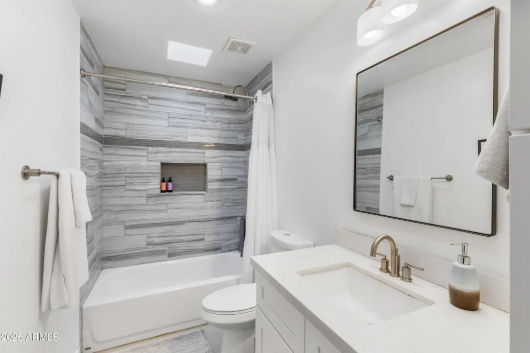 Real Estate Picture 23