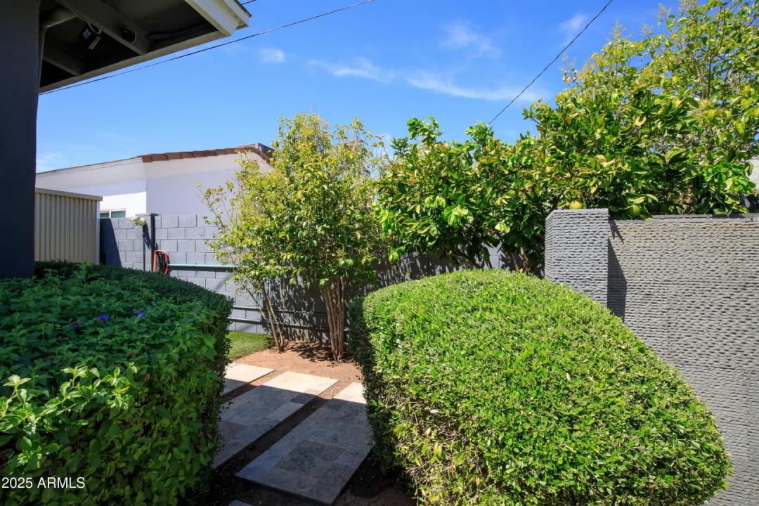 Real Estate Picture 37