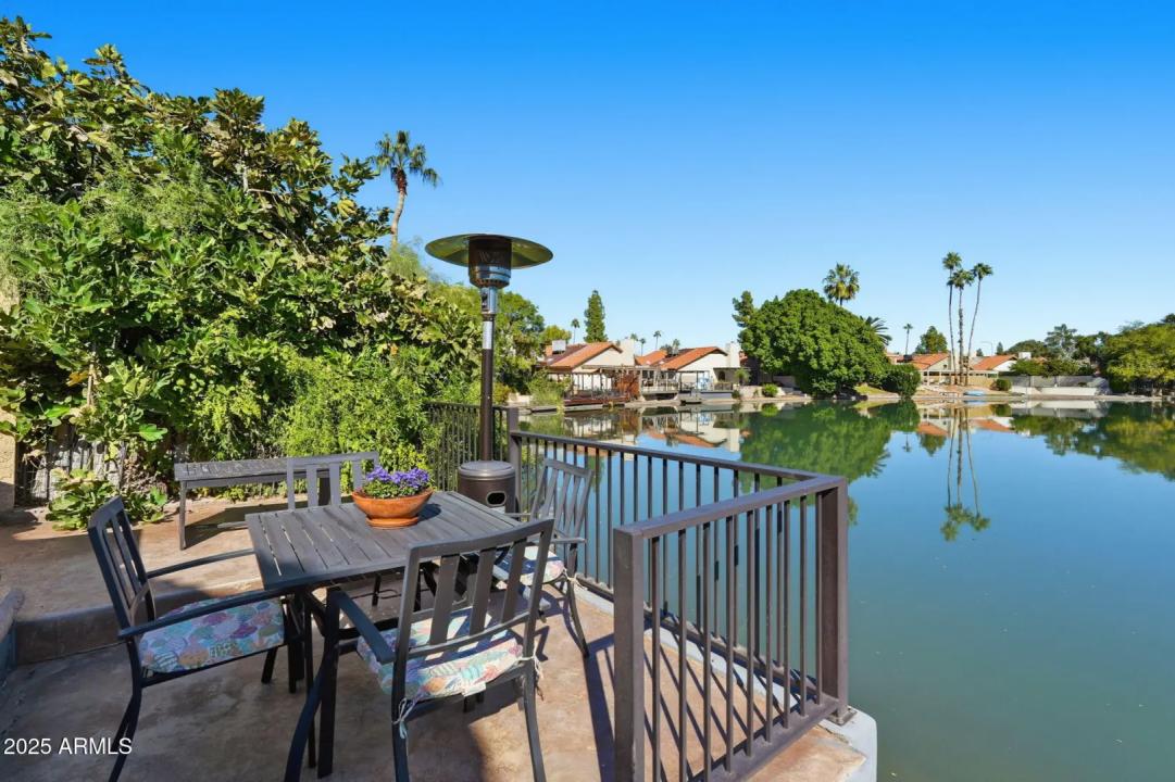 Real Estate Picture 11