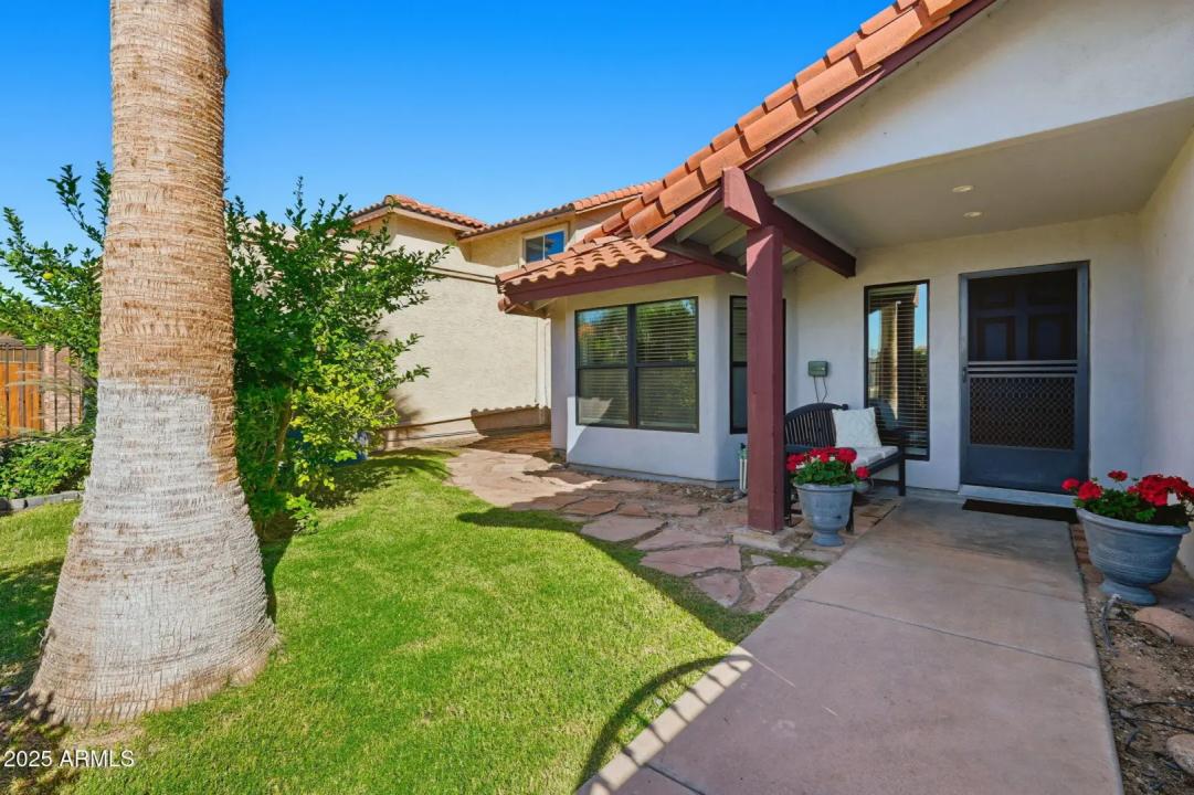 Real Estate Picture 17