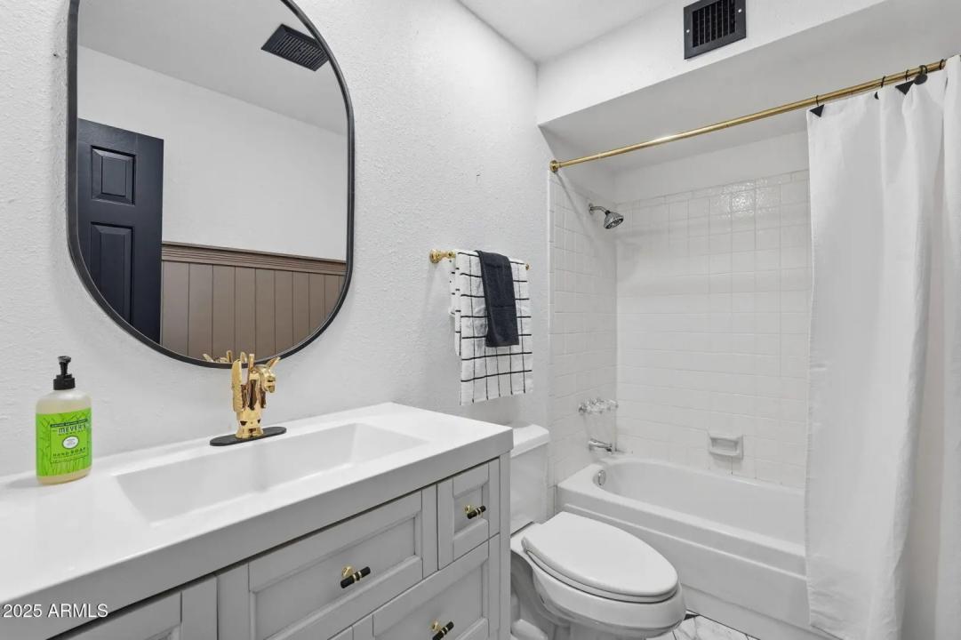 Real Estate Picture 26