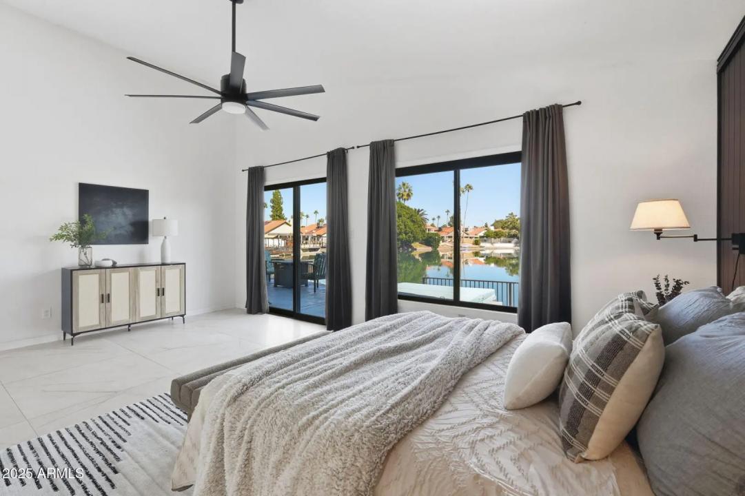 Real Estate Picture 7