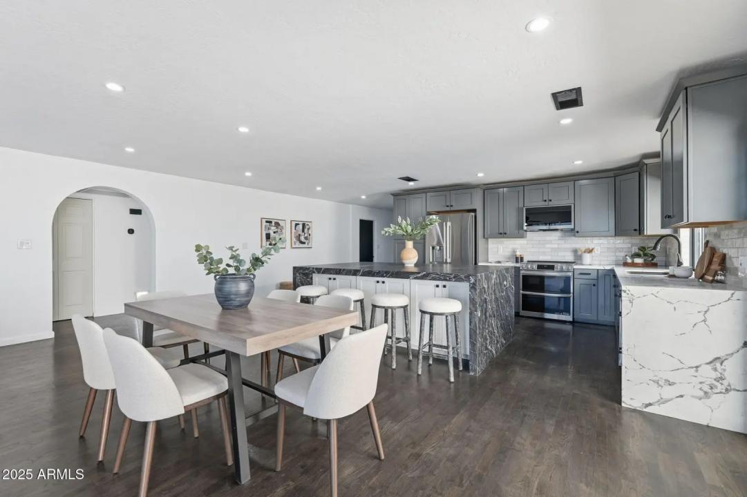 Real Estate Picture 20