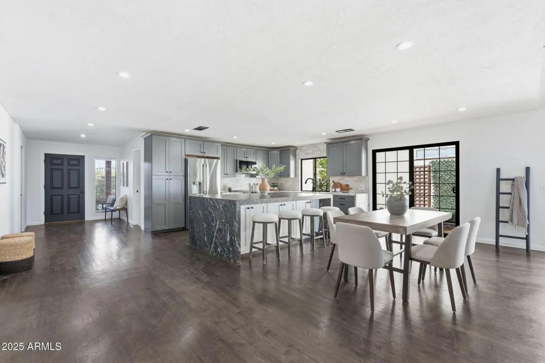 Real Estate Picture 6