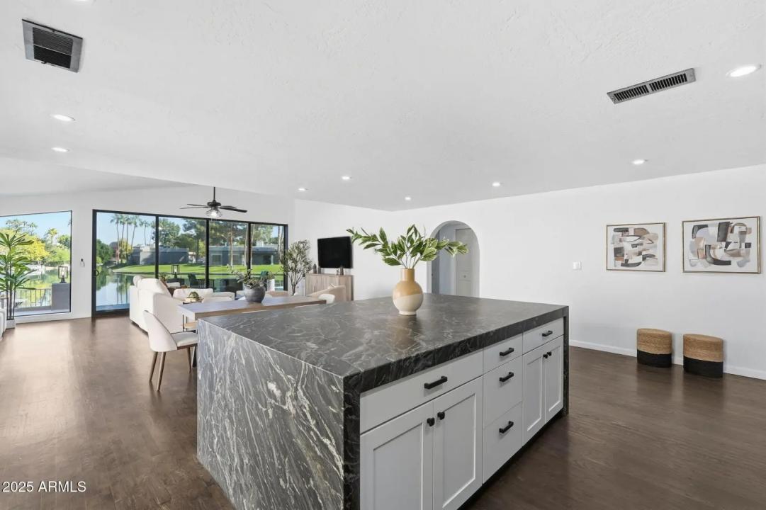 Real Estate Picture 35