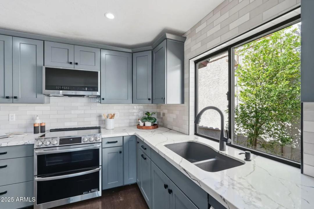 Real Estate Picture 33