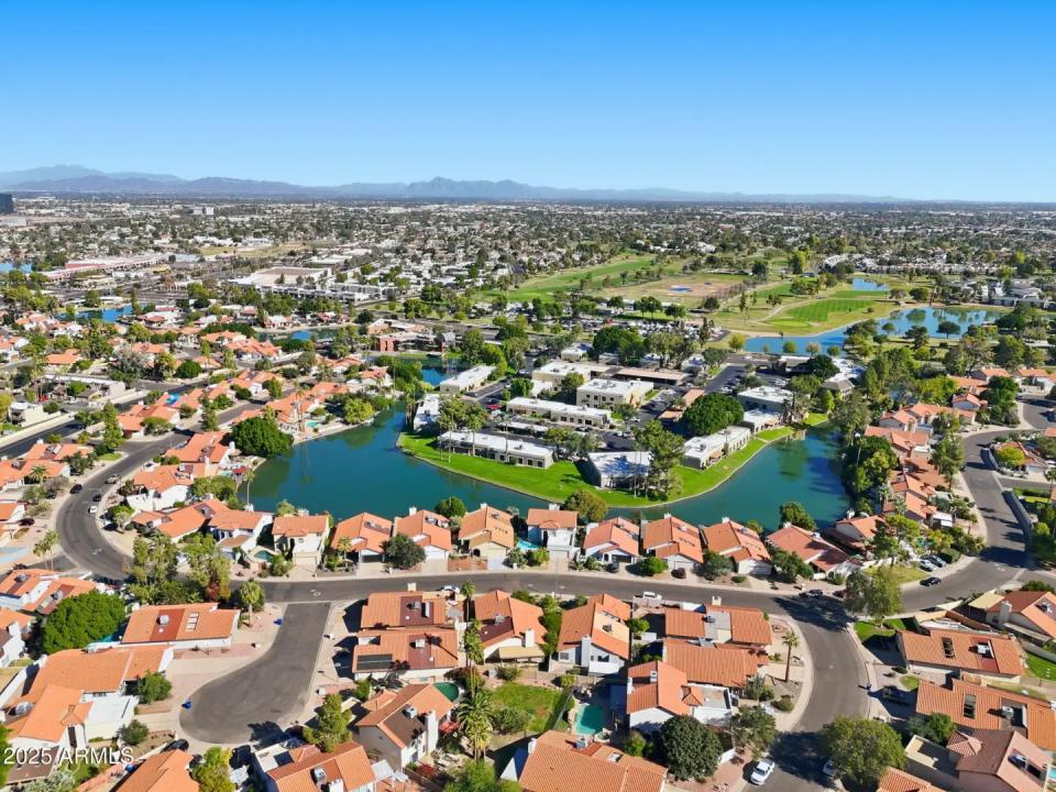 Real Estate Picture 14