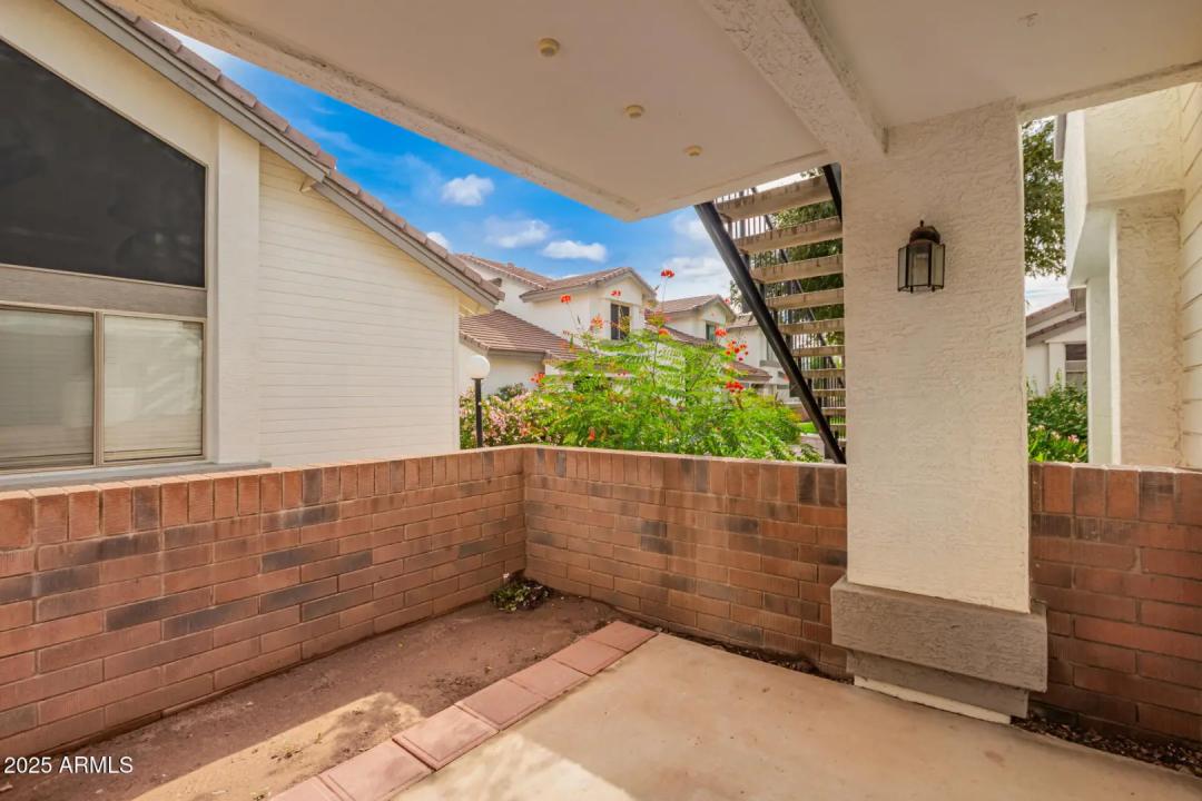 Real Estate Picture 23