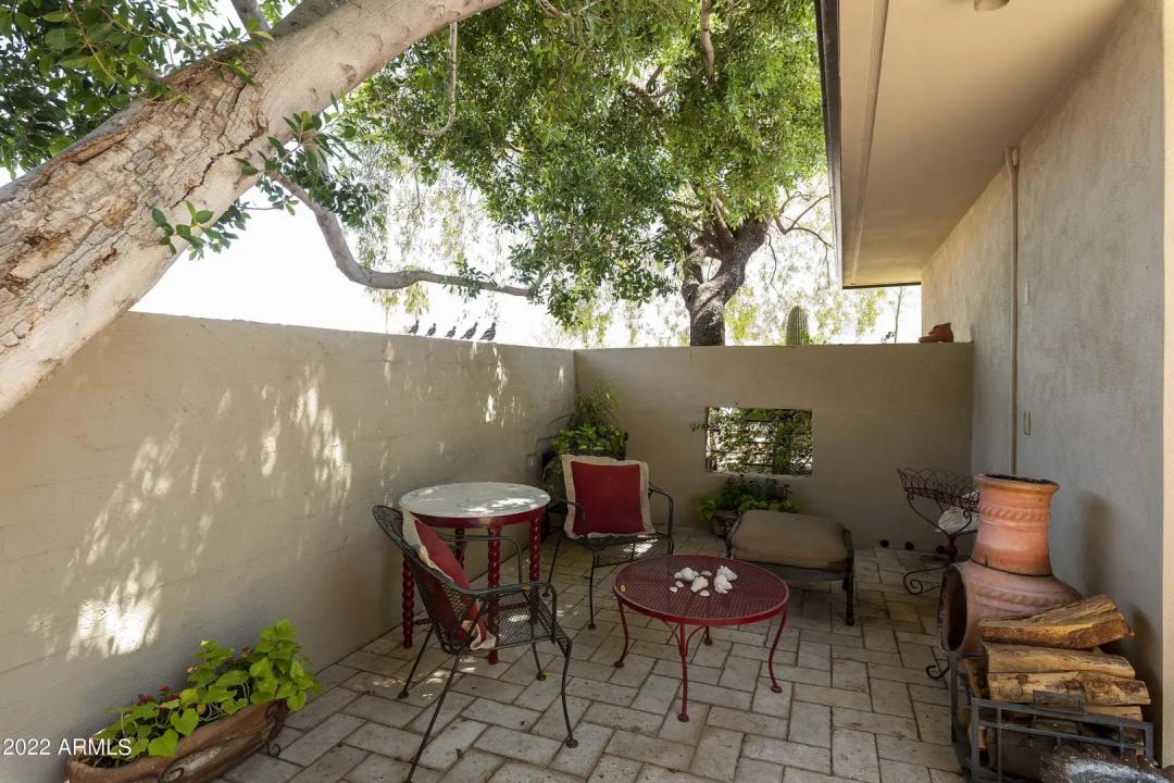 Real Estate Picture 8