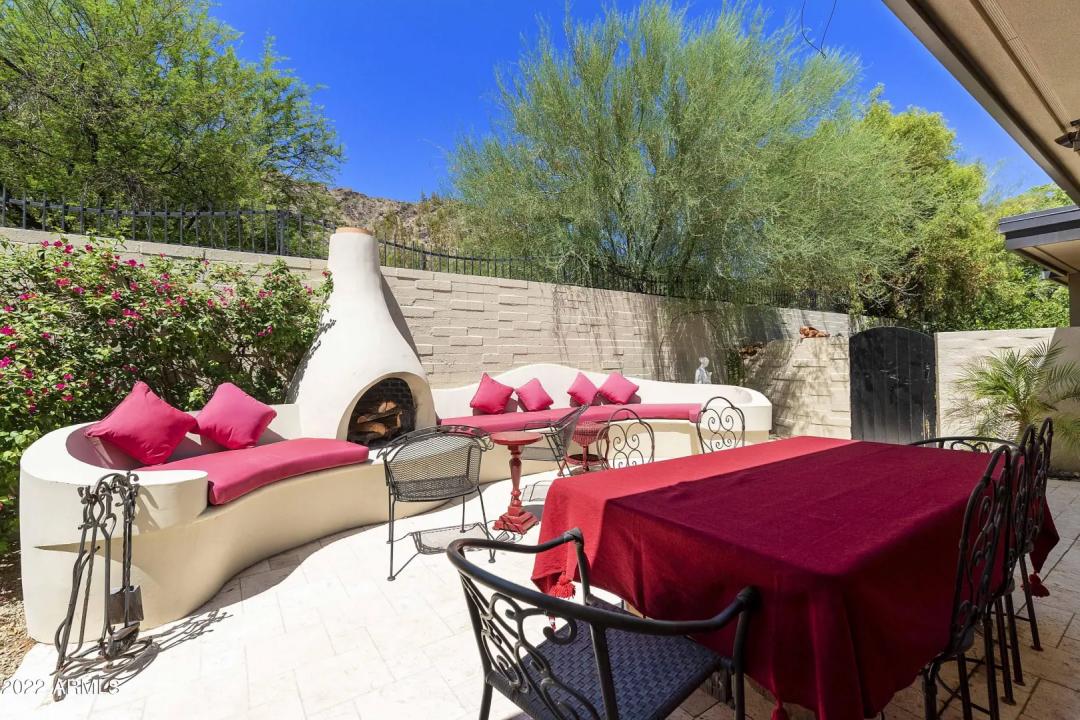 Real Estate Picture 11