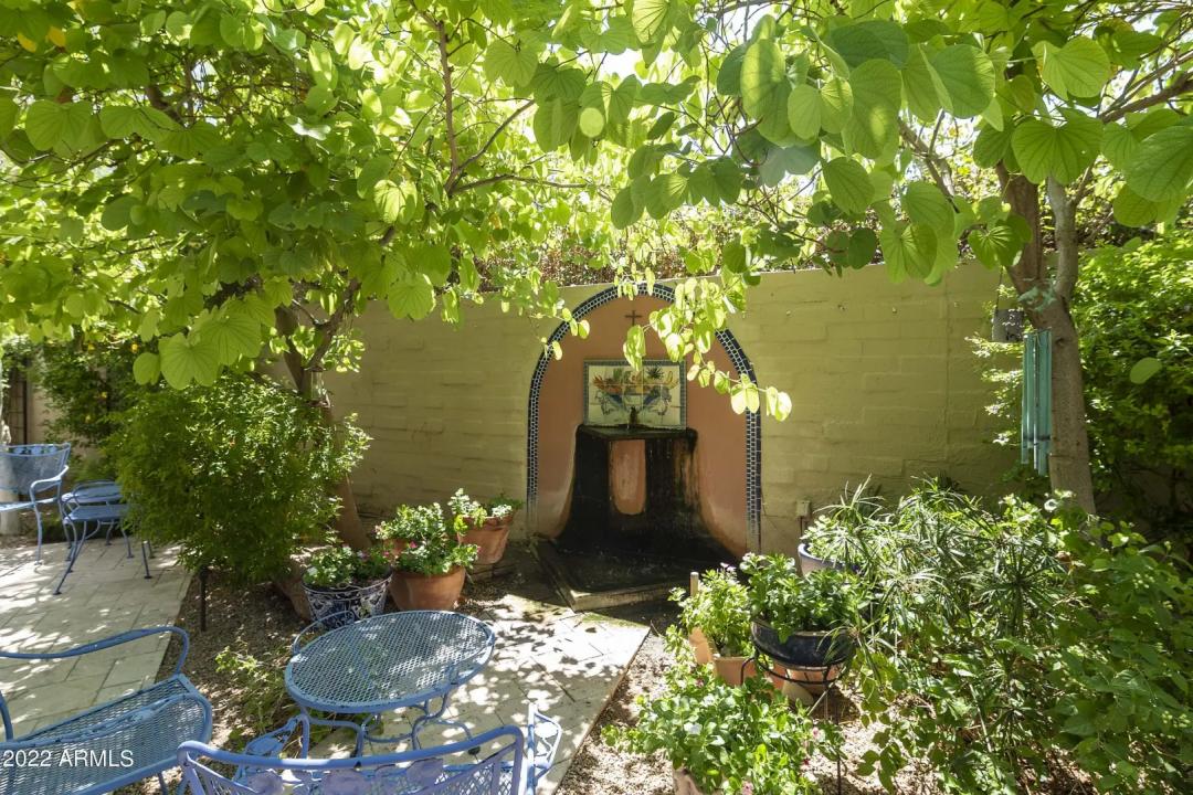 Real Estate Picture 12