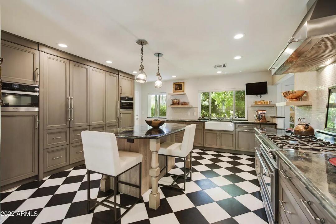 Real Estate Picture 29