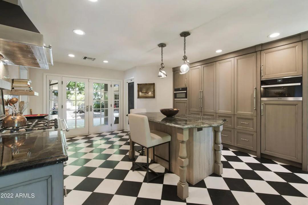 Real Estate Picture 30