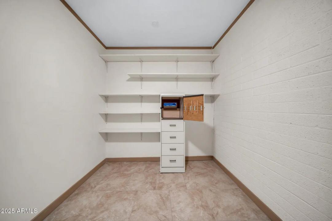 Real Estate Picture 24