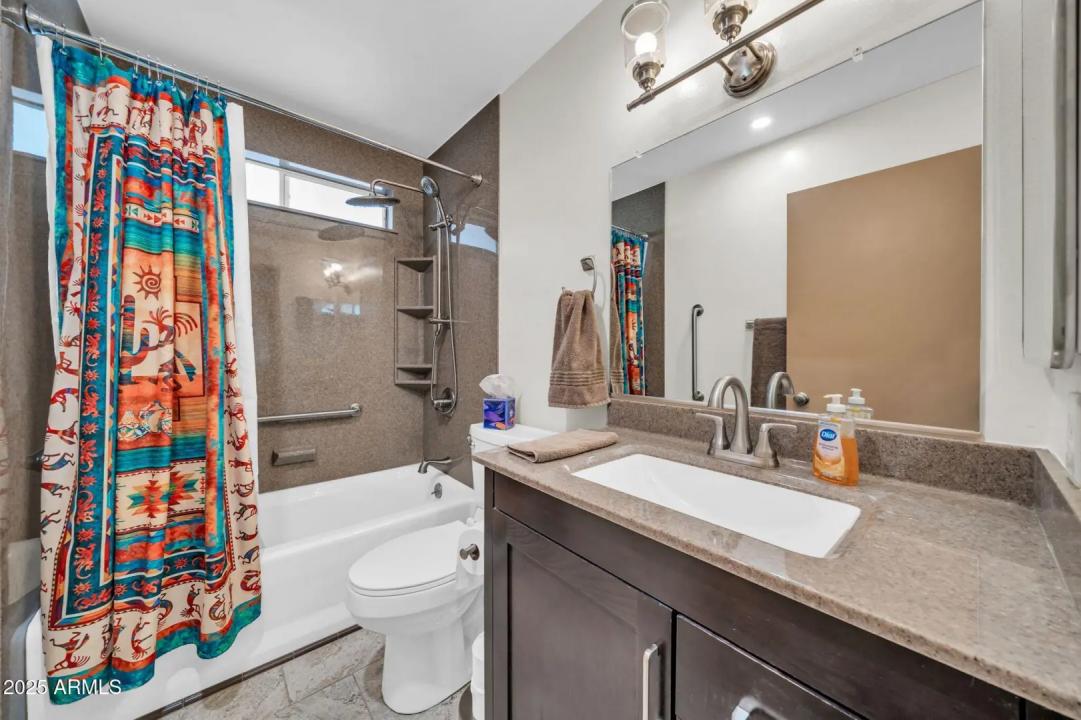 Real Estate Picture 17