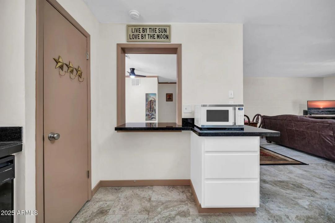 Real Estate Picture 9