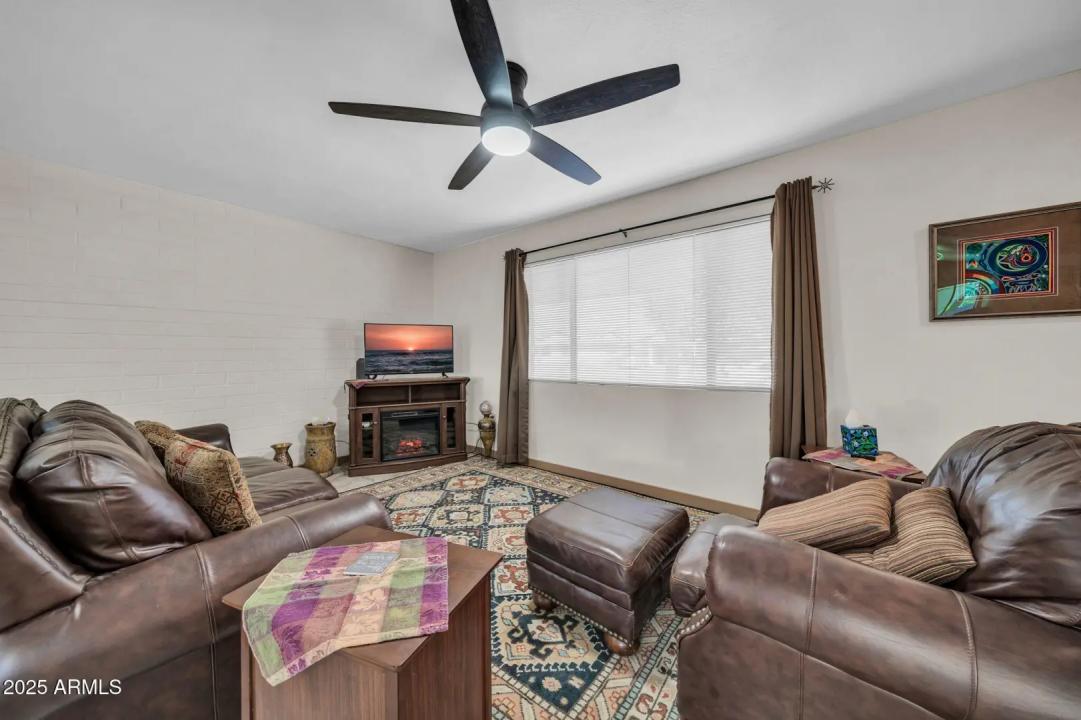 Real Estate Picture 8