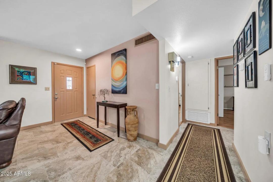 Real Estate Picture 12