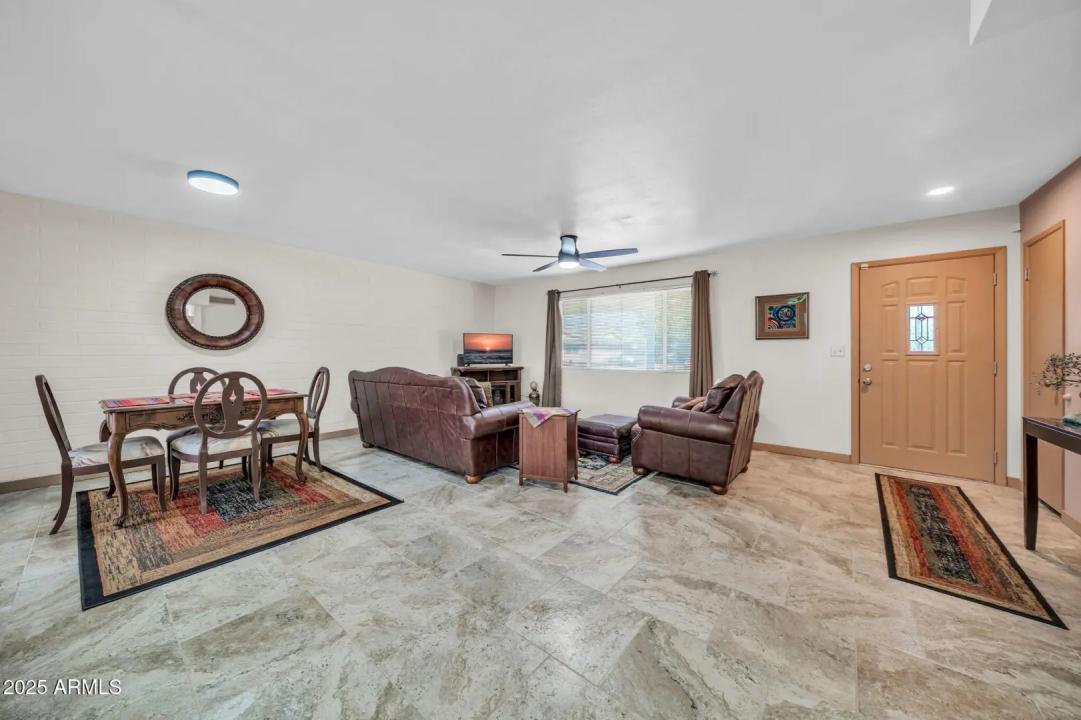 Real Estate Picture 6