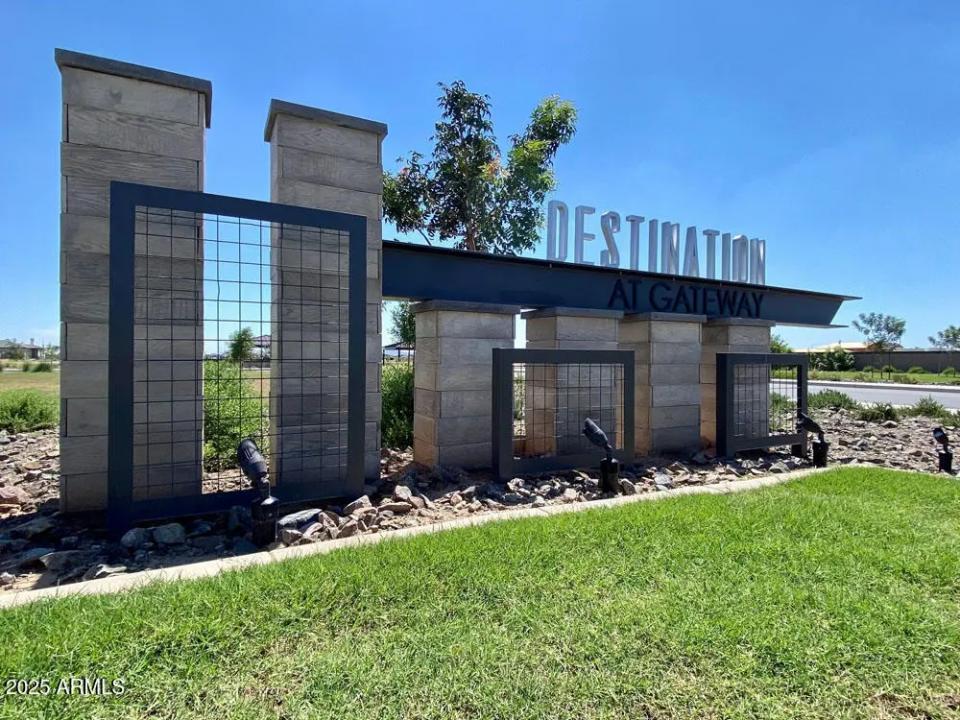 Real Estate Picture 7