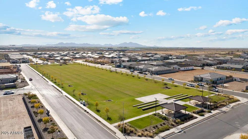 Real Estate Picture 11