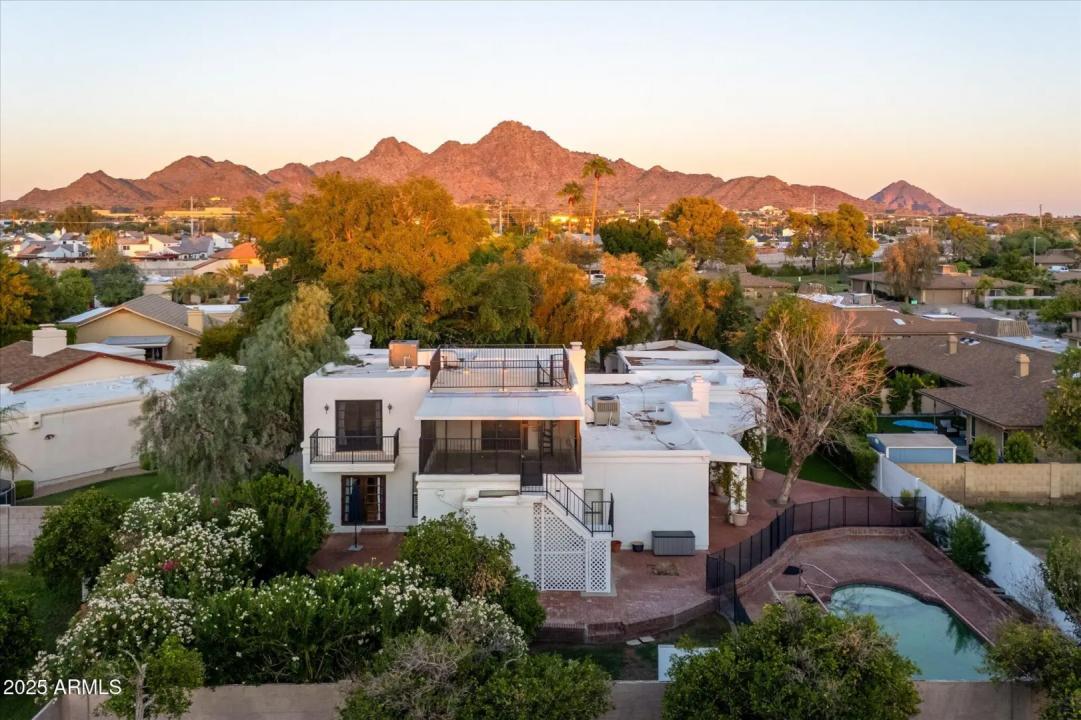 Real Estate Picture 4