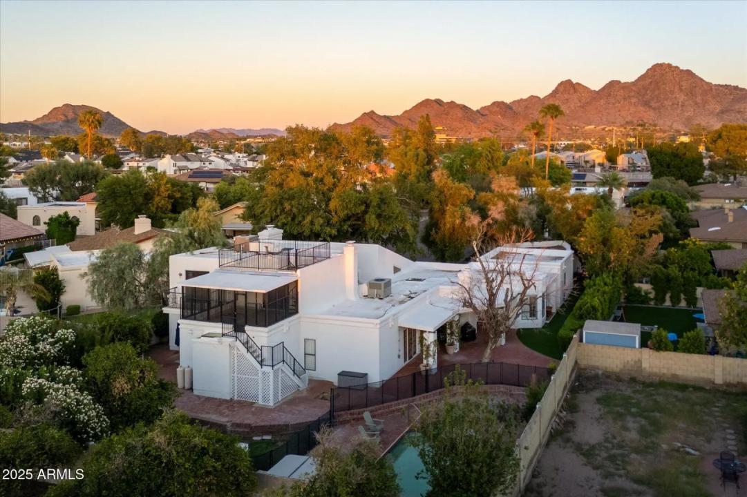 Real Estate Picture 5