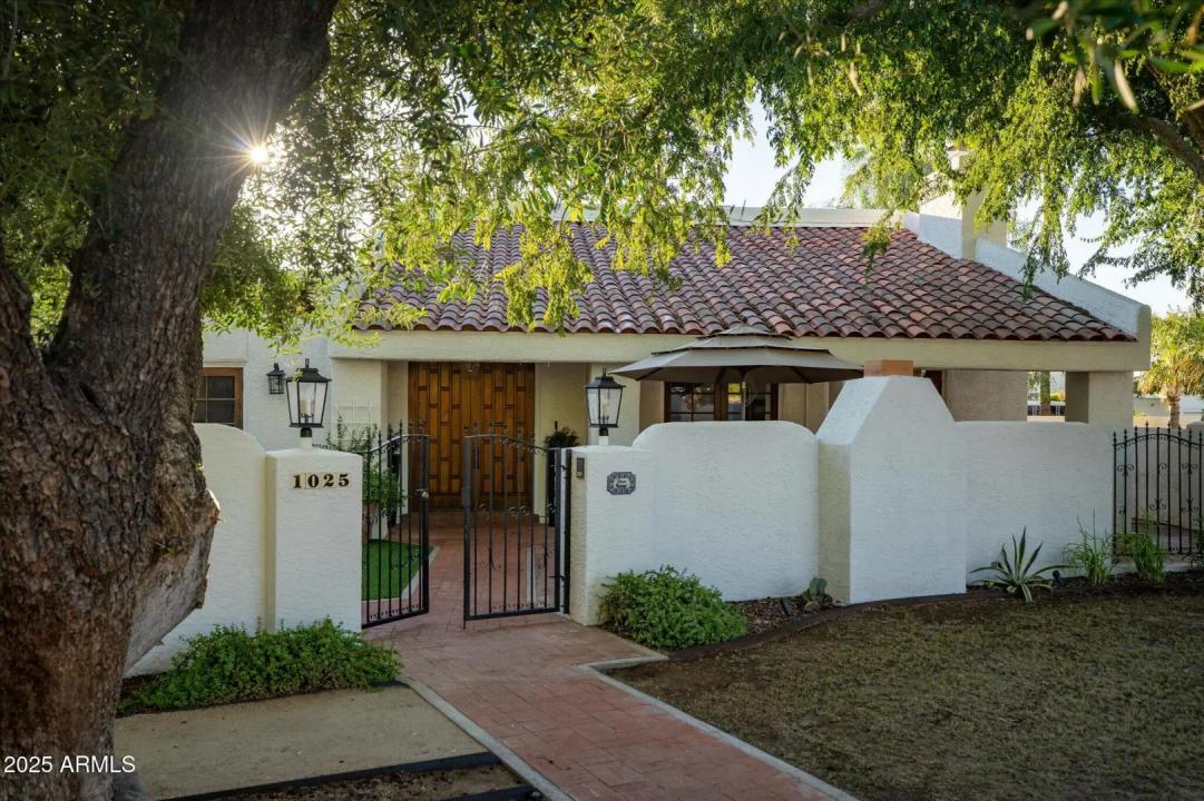 Real Estate Picture 12