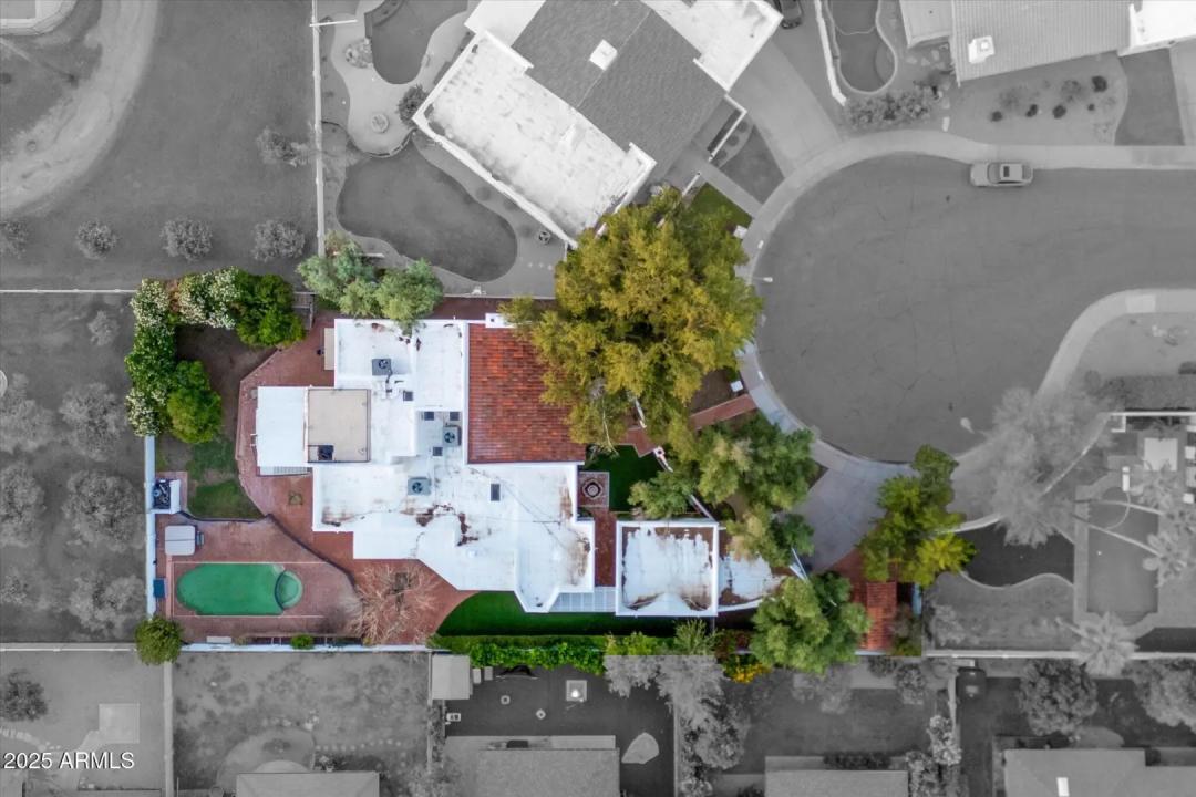 Real Estate Picture 16