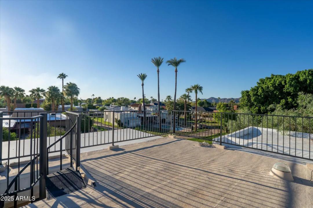 Real Estate Picture 19