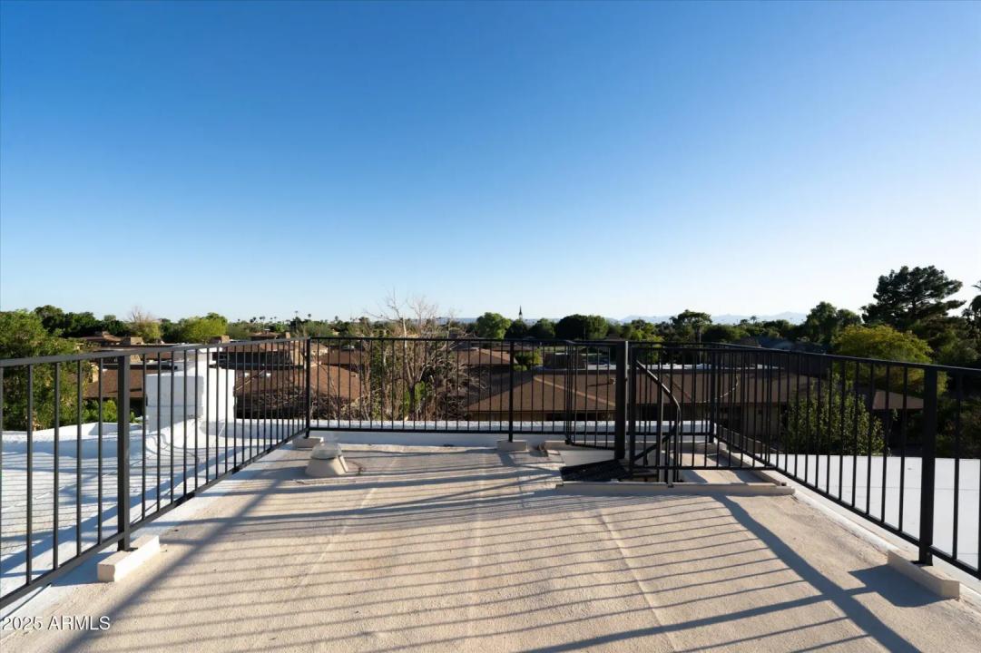 Real Estate Picture 20