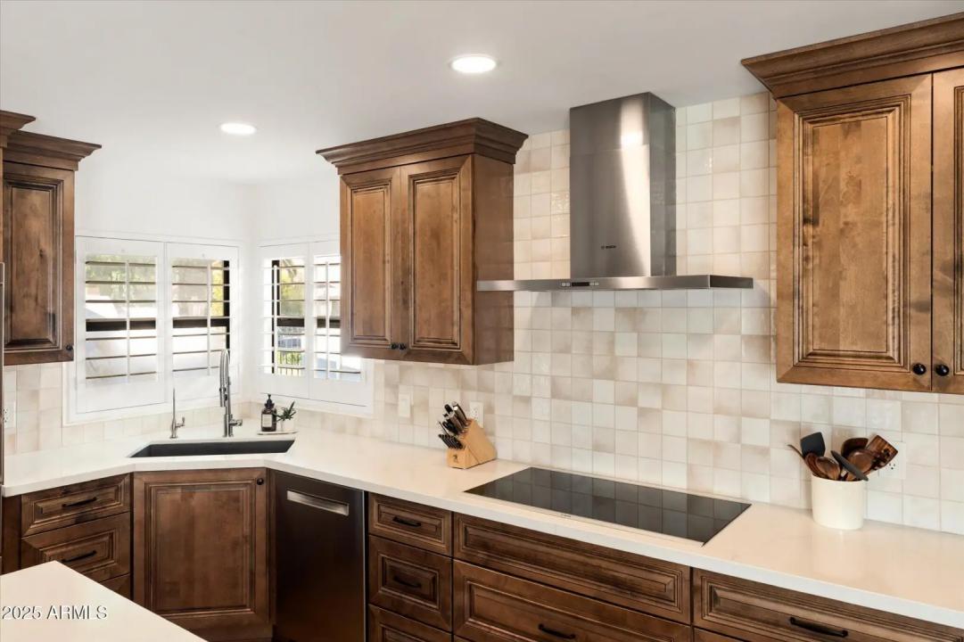 Real Estate Picture 30